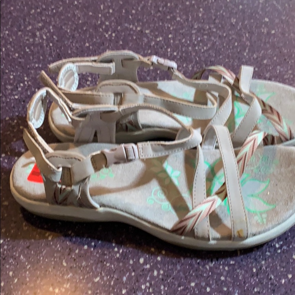 Sketchers sandal memory foam strapped